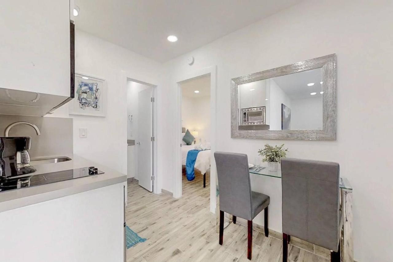 Newly Renovated 1 Bedroom Apt Designer Unit # 3 Dania Beach Exterior foto